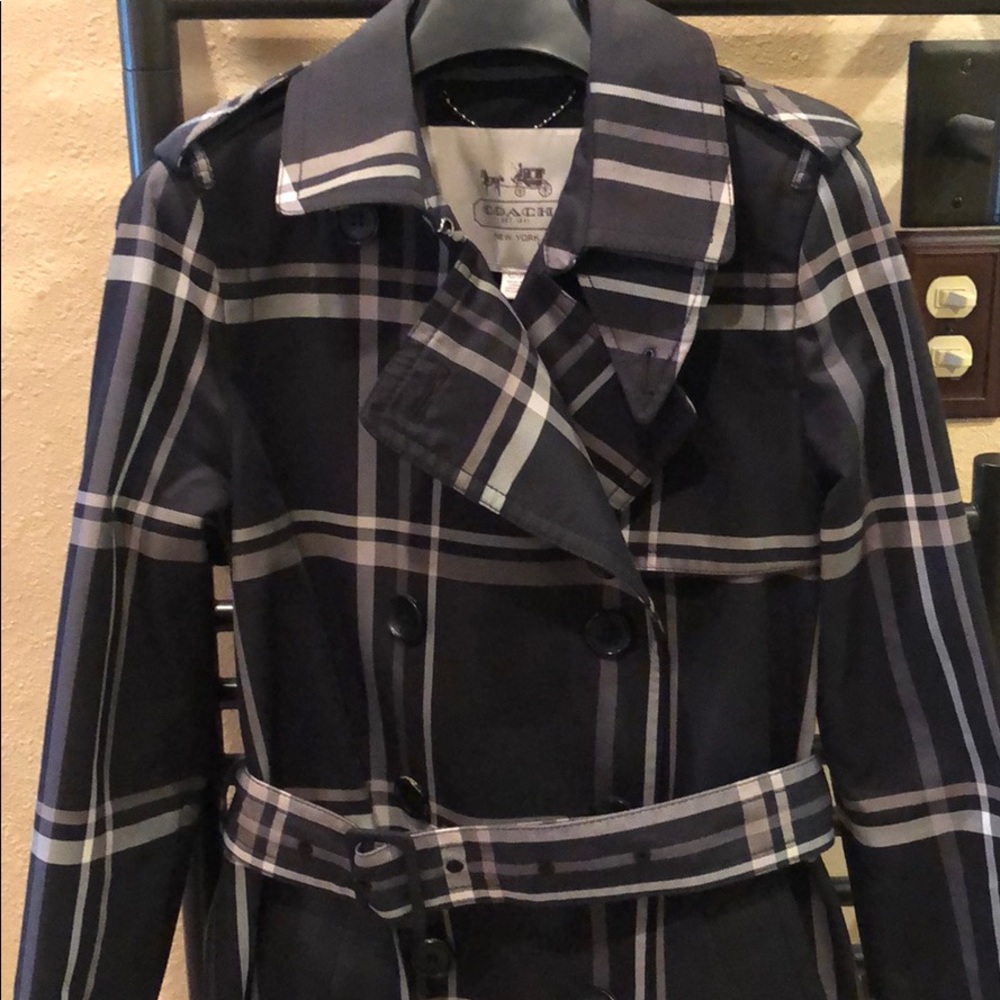Stunning coach plaid trench